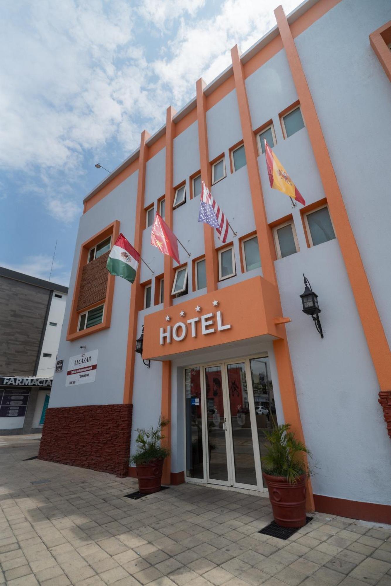 Hotel Alcazar - Guadalajara Centro Historico Екстериор снимка