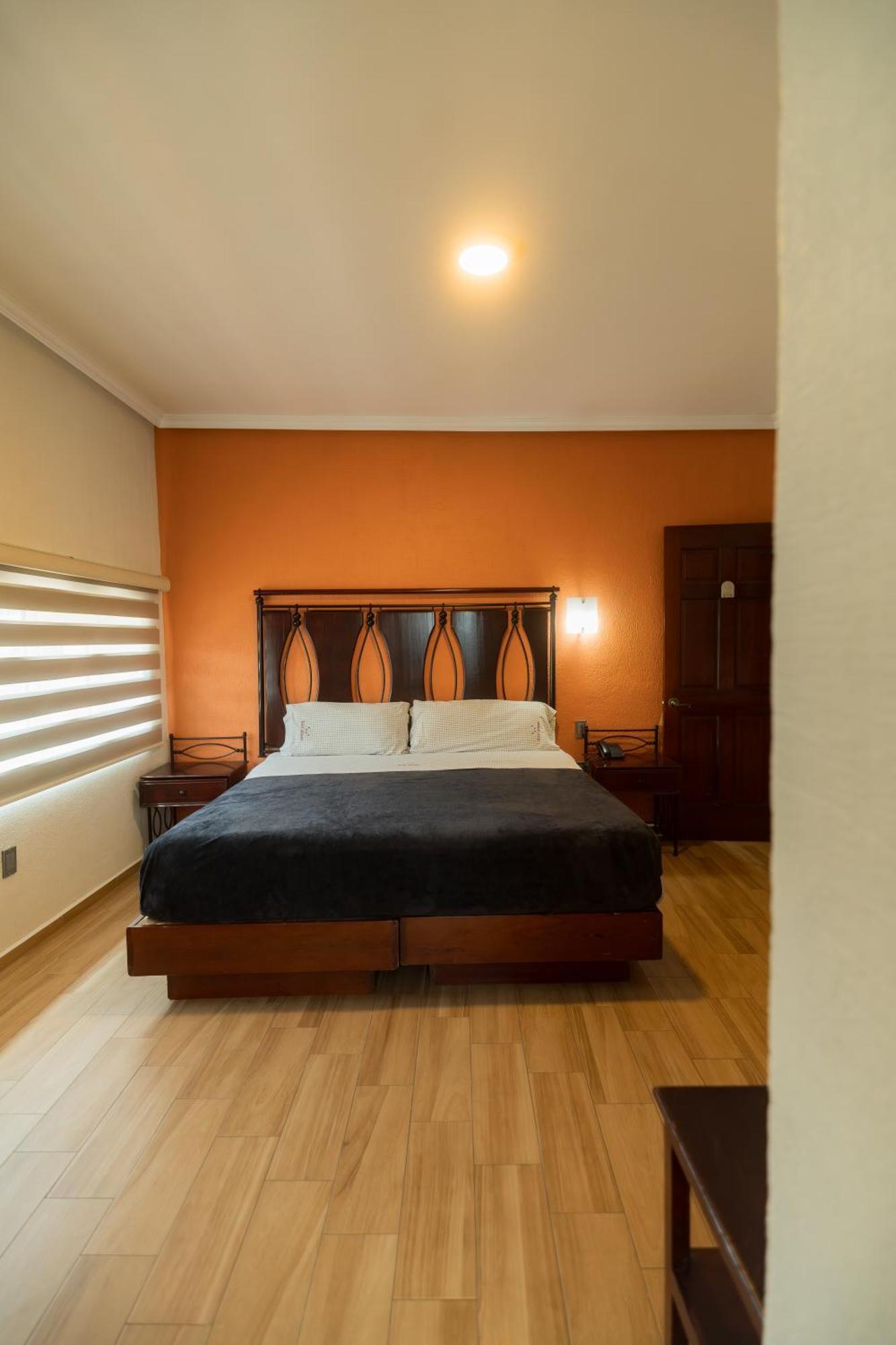 Hotel Alcazar - Guadalajara Centro Historico Екстериор снимка