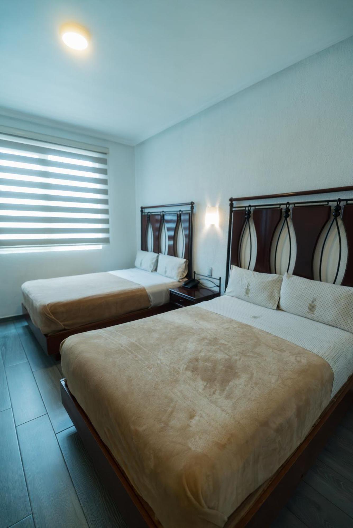 Hotel Alcazar - Guadalajara Centro Historico Екстериор снимка