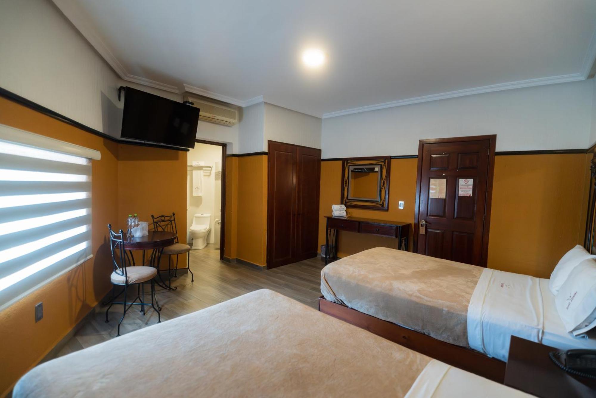 Hotel Alcazar - Guadalajara Centro Historico Екстериор снимка