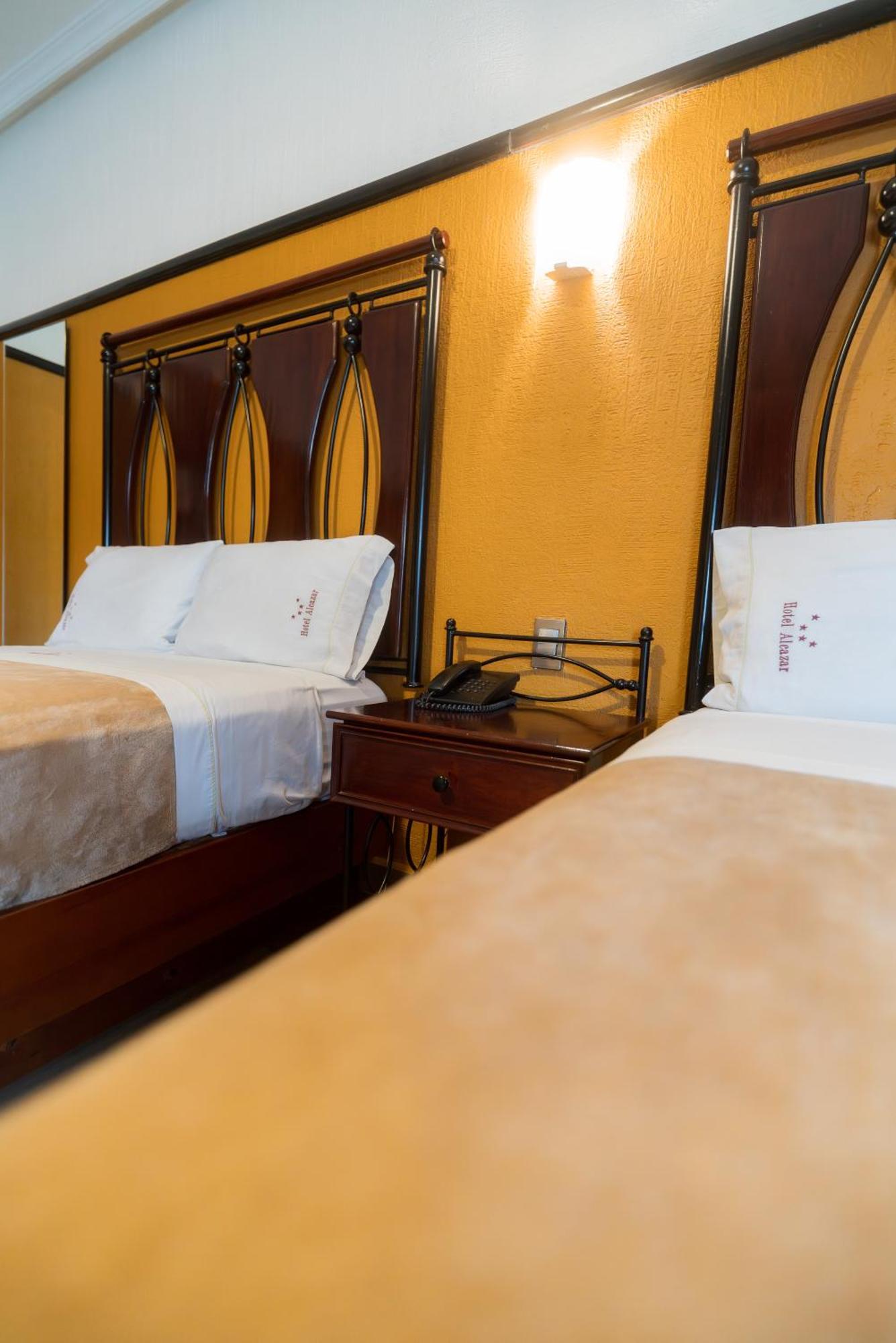 Hotel Alcazar - Guadalajara Centro Historico Екстериор снимка