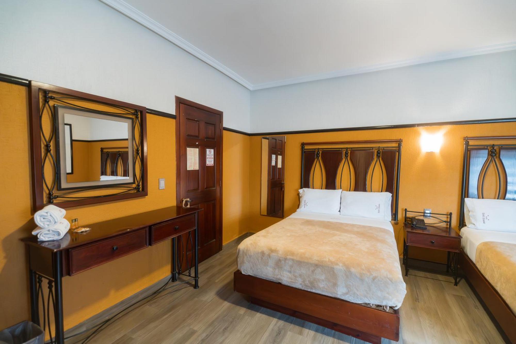 Hotel Alcazar - Guadalajara Centro Historico Екстериор снимка